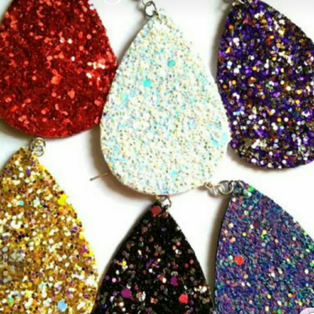 ❄Festive Tear Drop Earrings❄